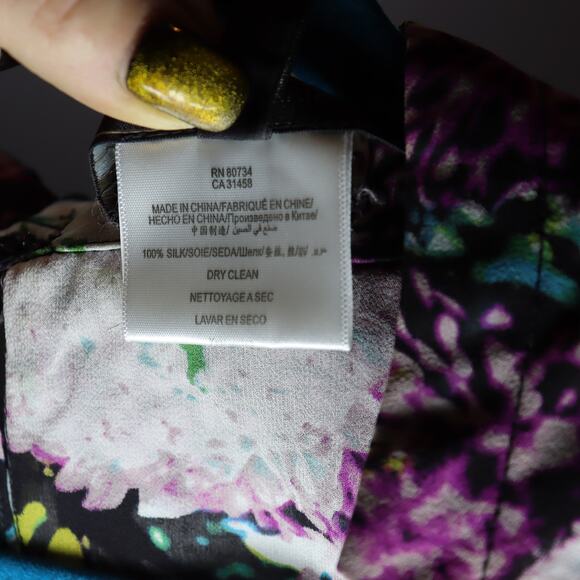 BCBGMAXAZRIA 100% Silk Floral Sheer Blouse Size M - Picture 4 of 4